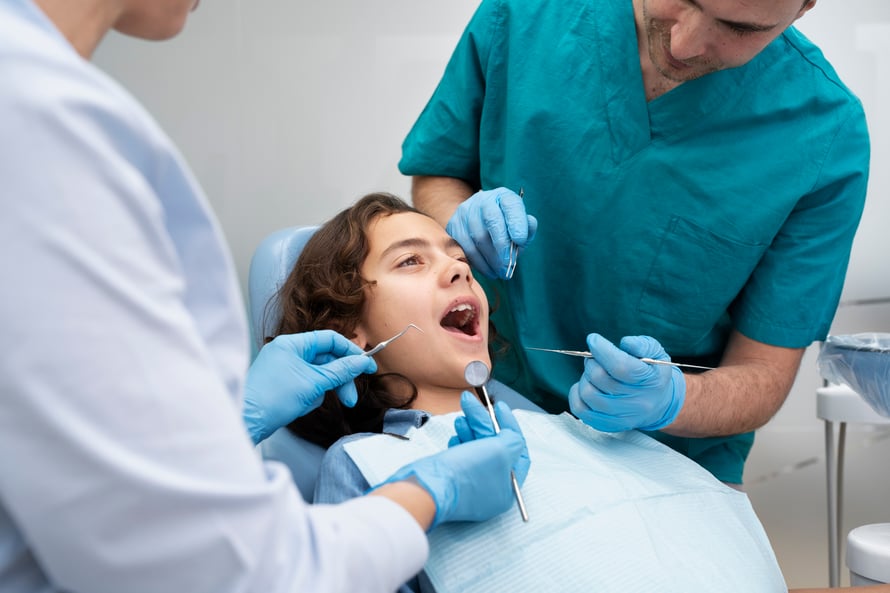 close-up-boy-dentist (1)