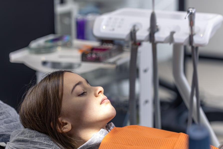 girl-dentists-office-dentist-examining-child-patients-teeth-dentistry-concept (7)